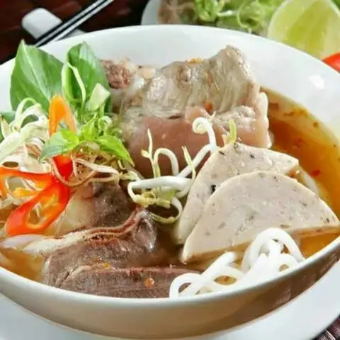 Hình ảnh Bún bò giò chả