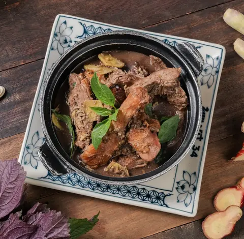 Hình ảnh Vịt nấu rựa mận