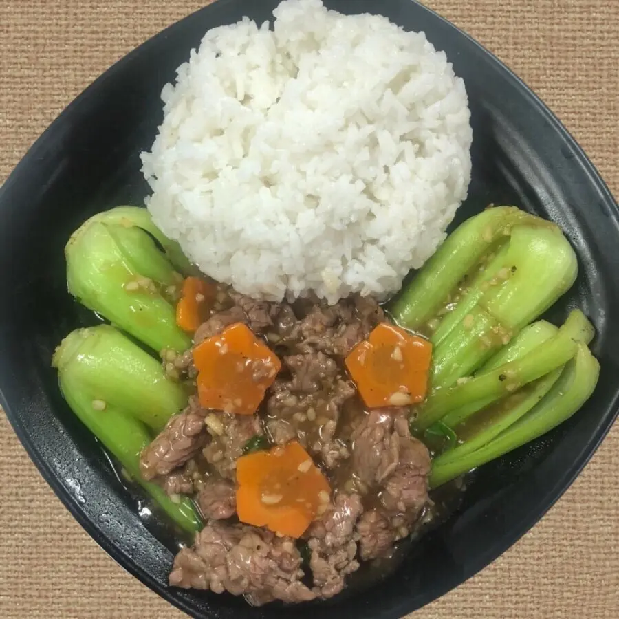 Hình ảnh Cơm bò xào cải thìa