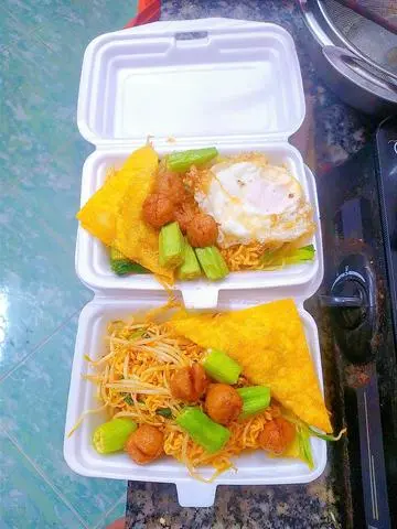 Hình ảnh Mì trộn Indo cá viên
