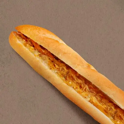 Hình ảnh Bánh Mì Que Gà Xé Phay Phô Mai Tan Chảy