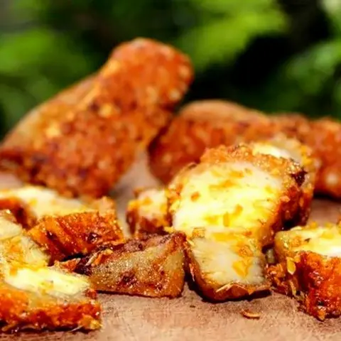Hình ảnh Cơm Ba Rọi Chiên Muối Sả