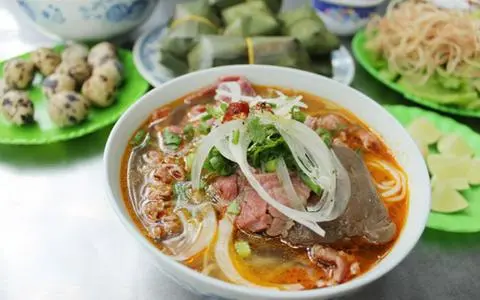 Hình ảnh Bún bò tái chả