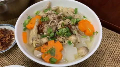 Hình ảnh Nui canh xương
