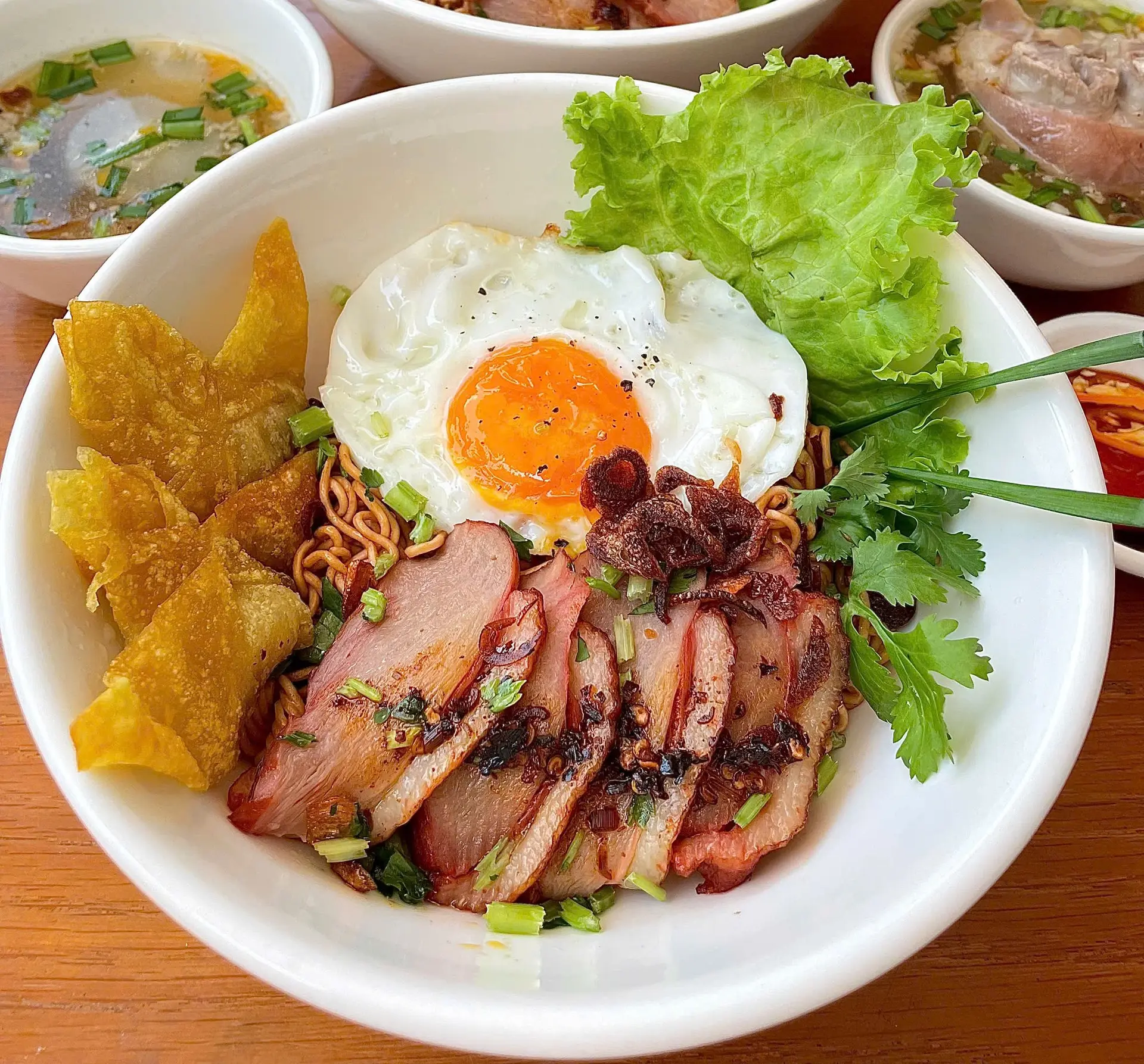 Hình ảnh Mì trộn lườn ngỗng xông khói 