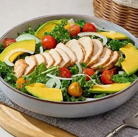 Hình ảnh Salad ức gà áp chảo - pan-fried chicken breast salad