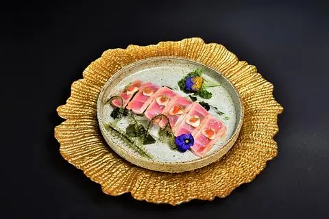 Hình ảnh Bụng cá ngừ tái sốt ponzu - seared tuna belly with ponzu sauce - ot24