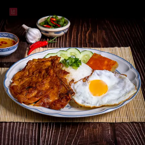 Hình ảnh Cơm Tấm Sườn Chả Trứng