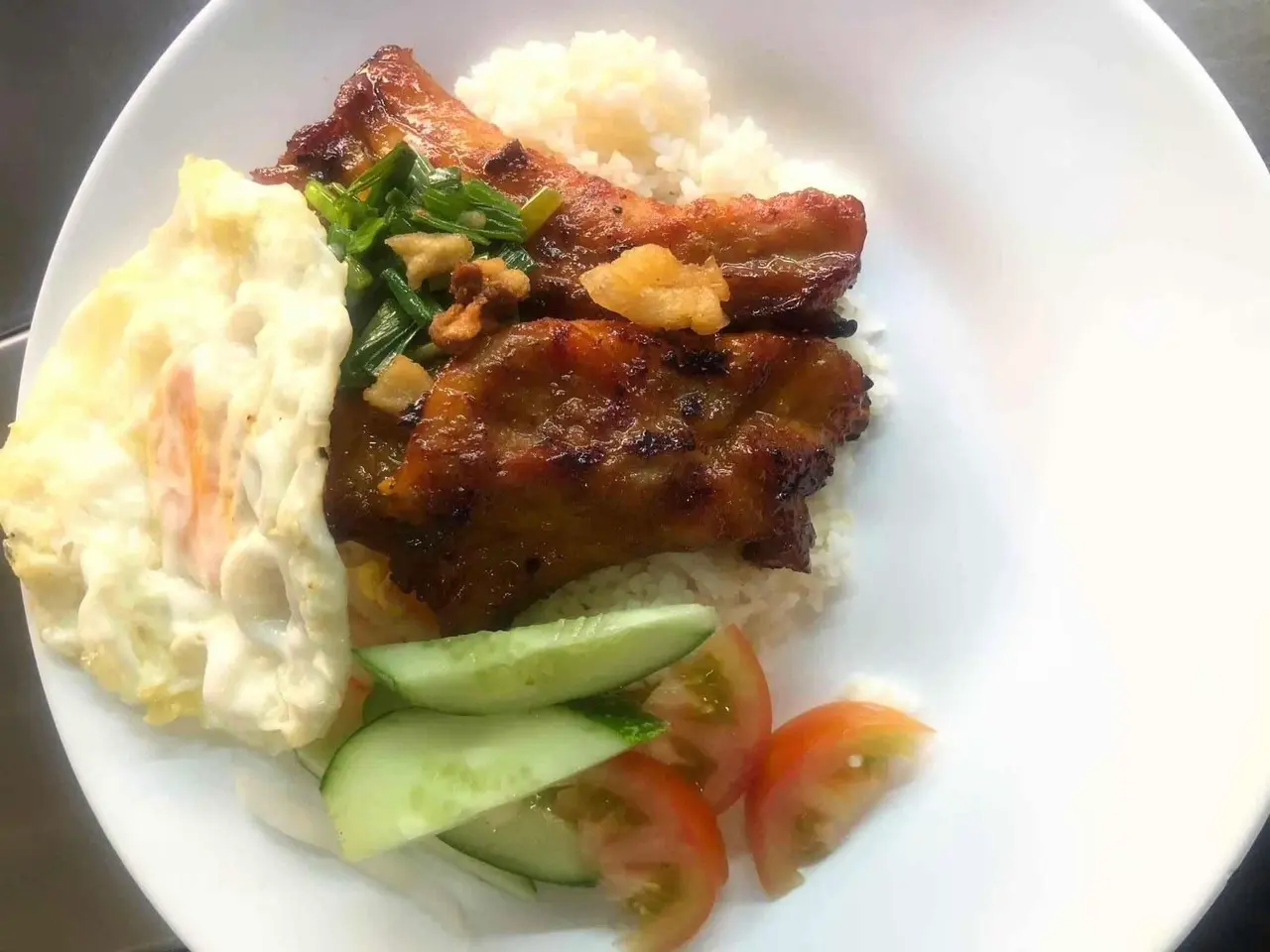 Hình ảnh Cơm tấm sườn cây ốp la