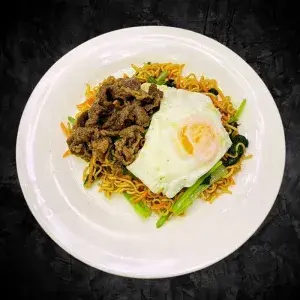 Hình ảnh Mì gói xào bò trứng