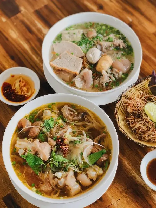 Hình ảnh Bún bò tái - gân