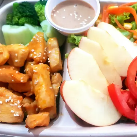 Hình ảnh Salad Gà Sốt Phomai cay