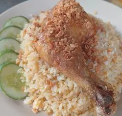 Hình ảnh Cơm gà xối mỡ