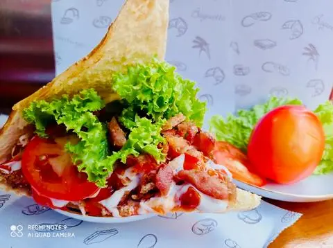 Hình ảnh Bánh mỳ xúc xích phô mai kéo sợi M