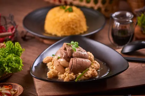 Hình ảnh Cơm cật xào bông cải
