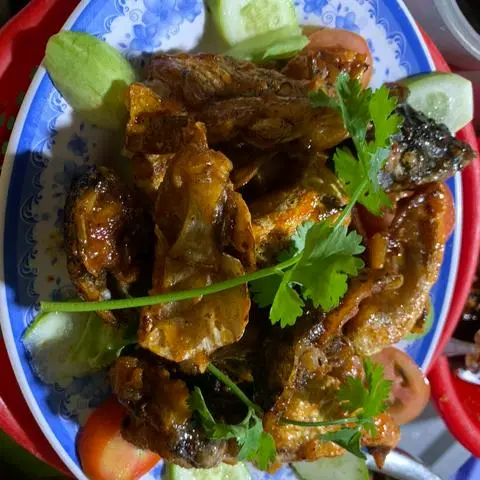 Hình ảnh Cá hồi chiên nước mắm