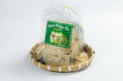 Hình ảnh Bánh tráng rong biển tỏi có nhãn hiệu