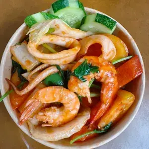Hình ảnh Thố hải sản chua ngọt