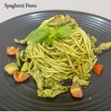 Hình ảnh Spaghetti sốt pesto lá húng tươi - tôm sú