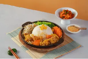 Hình ảnh Cơm heo chiên xù chua ngọt