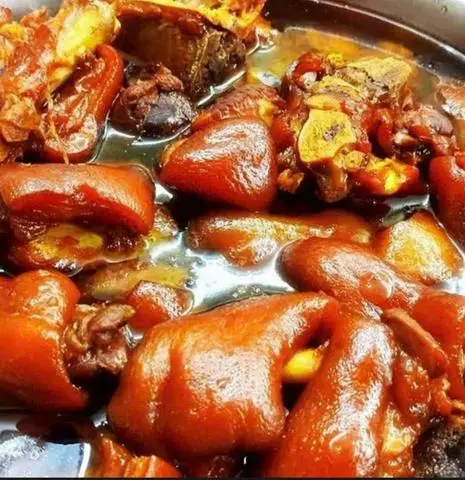 Hình ảnh Giò heo phá lấu
