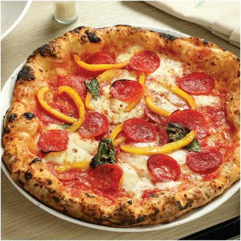 Hình ảnh Diavola Italian spicy salami pizza