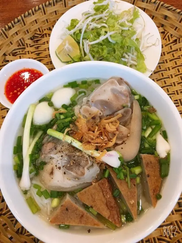 Hình ảnh Bún - bánh canh chả giò heo