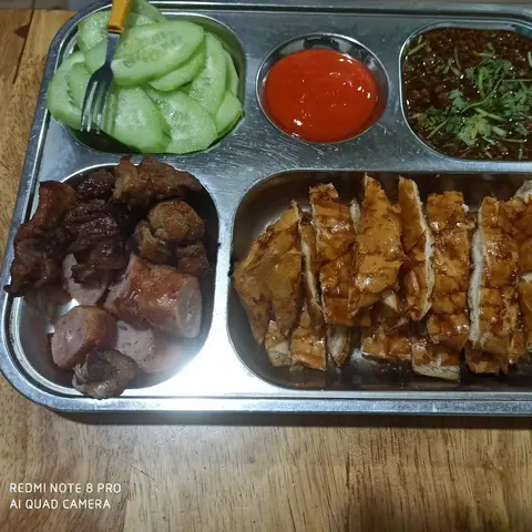 Hình ảnh 2 Bánh Mỳ - 1 Xiên Thịt - 1 Nem Lụi - 1 Cocacola