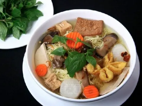 Hình ảnh Hủ tiếu nước lèo chay