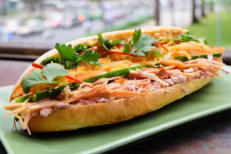 Hình ảnh Bánh mì pate trứng