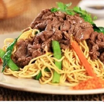 Hình ảnh Mì mềm xào bò khô