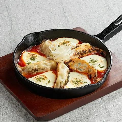 Hình ảnh Gyoza phô mai cà chua - 5 viên