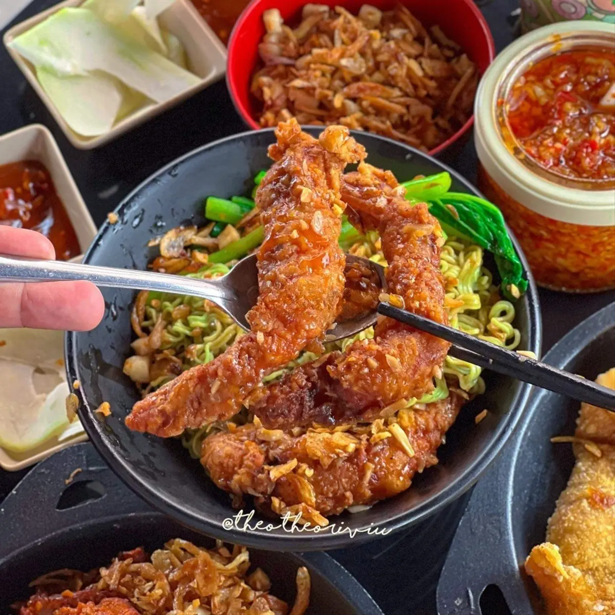 Hình ảnh Mì xanh tôm trứng muối khô