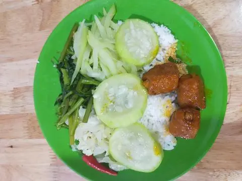 Hình ảnh Cơm sườn dừa chay