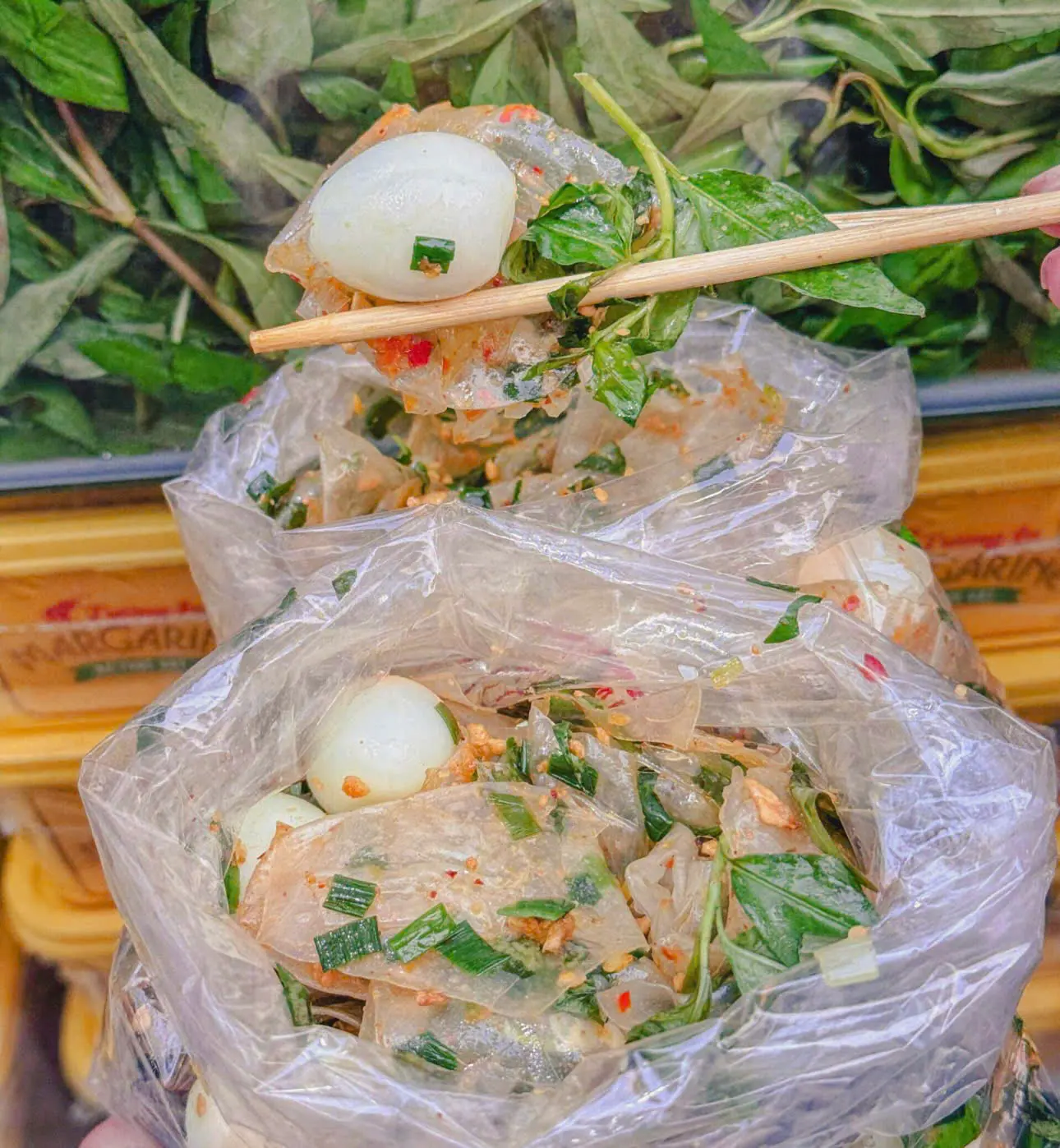 Hình ảnh Bánh tráng sợi trộn mỡ hành