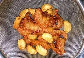 Hình ảnh Nầm heo chiên tỏi