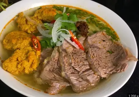 Hình ảnh Bún bò tái chả