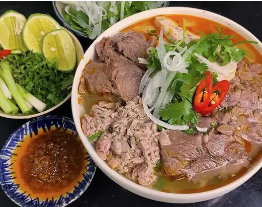 Hình ảnh Bún bò giò heo