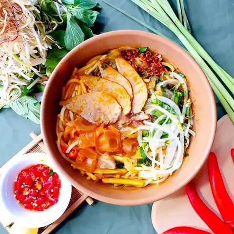 Hình ảnh Bún bò nạm gân