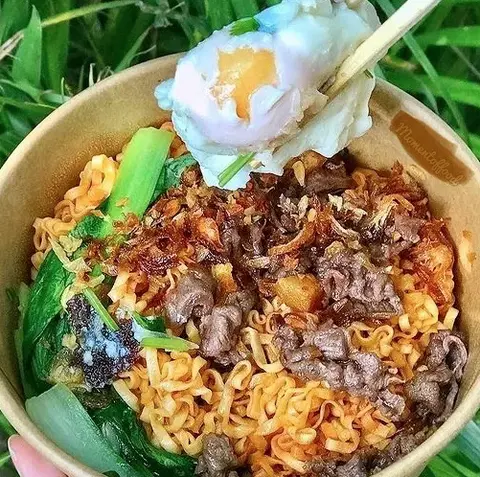 Hình ảnh Mì trộn bò trứng