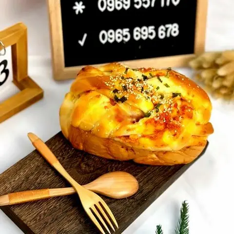 Hình ảnh Bánh mì hoa cúc mặn