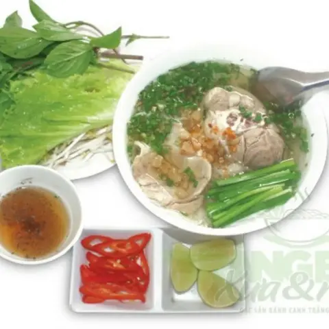 Hình ảnh Hủ tiếu giò nạc lớn
