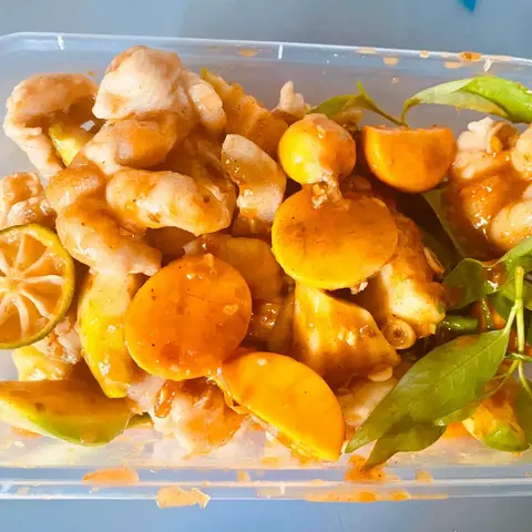 Hình ảnh Chân gà sốt Thái mix trứng non