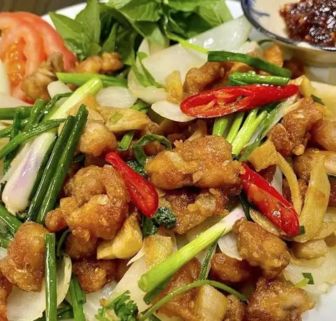 Hình ảnh Sụn gà chiên nước mắm