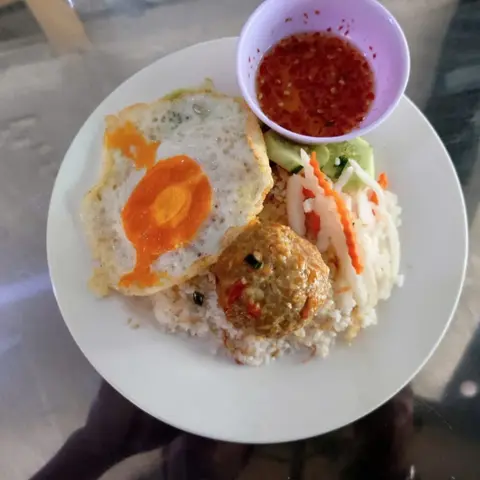 Hình ảnh Cơm xíu mại ốp la