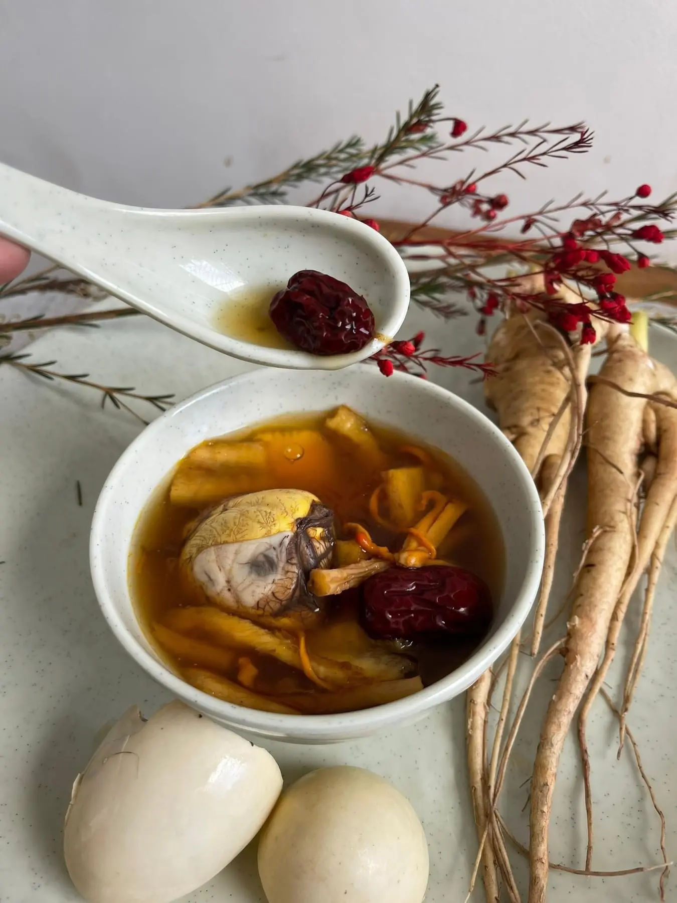 Hình ảnh Hột vịt lộn hầm nhân sâm