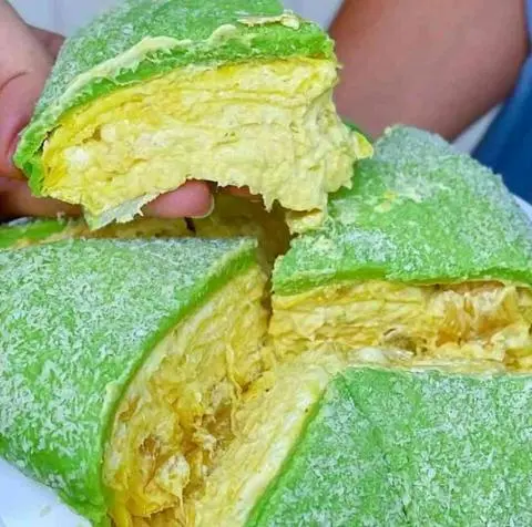 Hình ảnh Bánh crep sầu riêng Phú Sĩ size 12cm