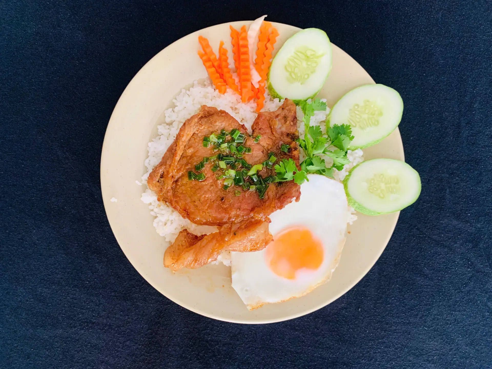 Hình ảnh Cơm tấm sườn trứng