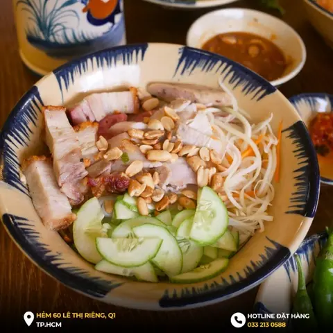 Hình ảnh Bún mắm nêm heo quay