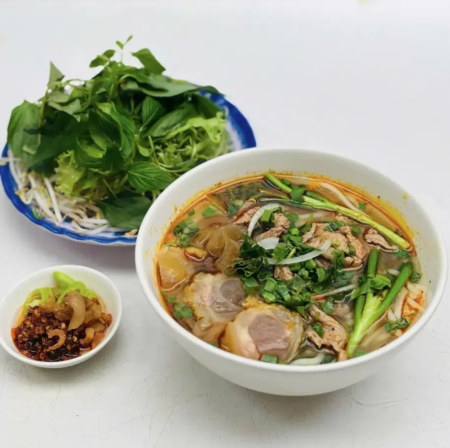 Hình ảnh Bún bò tái gân